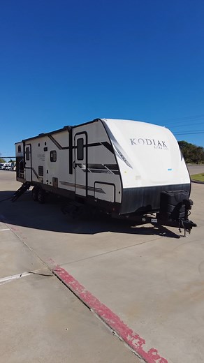 6.1K views · 76 reactions | NEW ARRIVAL!! Come see the NA21 Dutchmen Kodiak 332BHSL TODAY!! #traveltrailer #RVDeals #RVForSale #nocreditnoproblem #walkthrough | RV Depot | Facebook