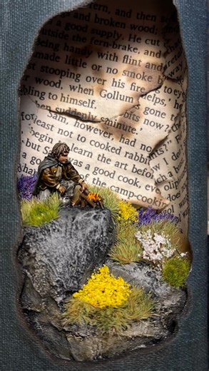 Green Dragon Book Nooks on Instagram: "Just finished this Lord of the Rings book nook featuring Sam starting a campfire 📚🍃🔥 . . . . . #lotr #bookstagram #middleearth"