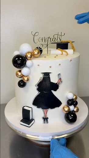 🎓 Elegant Graduation Cake | Class of 2026