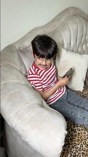 Dad, phone! 😱