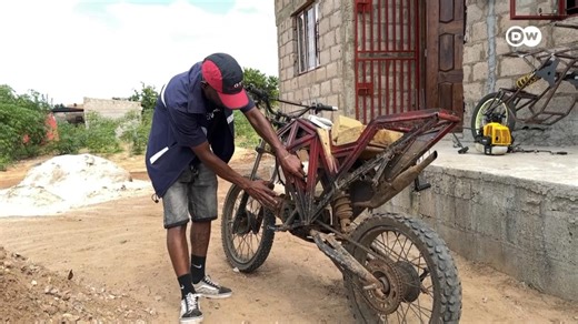 Moztech Rider: Moto feita de lixo em Moçambique para o mundo