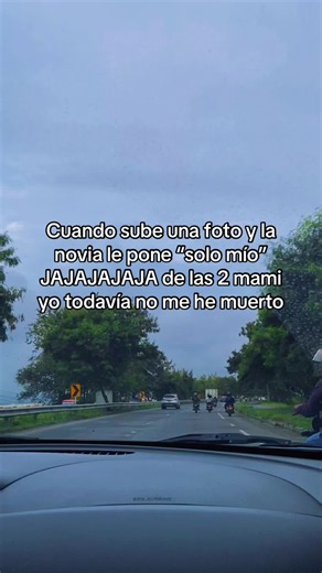 Cuando la novia le pone “solo mío” a la foto: reacción divertida