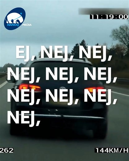 Ikke smart at overhale ud lige foran en civil politibil 😲 December = gensyn med de klip, I elskede mest ❤️🎄 Psst! Der er 'Fanget på Politiets Kamera' i aften 2. december 20.00 på Kanal 5 - Se med via Nanoq Medias TV Pakker 🤩📺👍 📺 Få mere med i din TV-pakke! Når du køber en TV-pakke fra Nanoq Media, får du gratis adgang til Viaplay Film & Serier samt vores egen web-TV-platform PlayMaker, hvor du kan se dine kanaler når som helst og hvor som helst. 🎁 Tilmeld dig nu og få de første 2 måneders