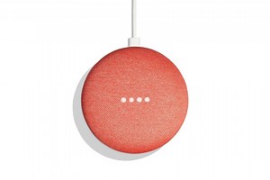 Google Home Mini no podría empezar peor: graba y publica las conversaciones de dueños sin permiso