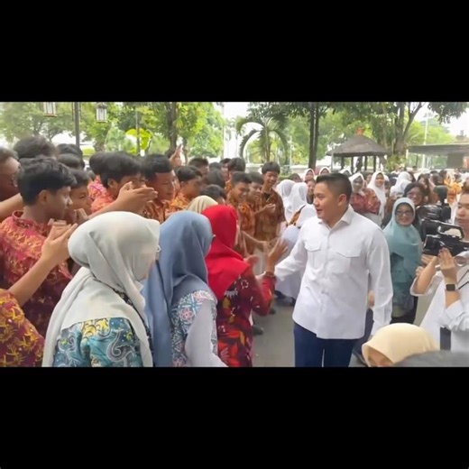 I want to be a student again, so I can enter the State Palace🤭 #teddyindrawijaya #letkolteddy