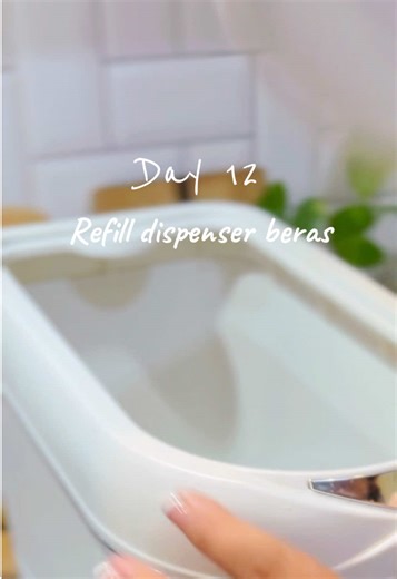 Day 12 Masyaallah ada titipan kiriman dr keluarga yg lg panen raya, Kayaknya bulan ini kita ga beli beras dulu... Semoga rezeki kita nggak cuma cukup… tapi selalu terisi seperti beras di dapur... Amin 😇