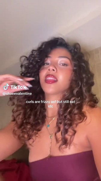 Easy Curly Hair Routine with Hotel Hairdryer Tips