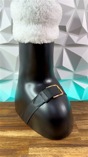 94K views · 1.7K reactions | Big Santa Boot  #santaclaus #Christmas #diy #satisfying #art #shoesaddict #boots | ItsGagekrew | Facebook