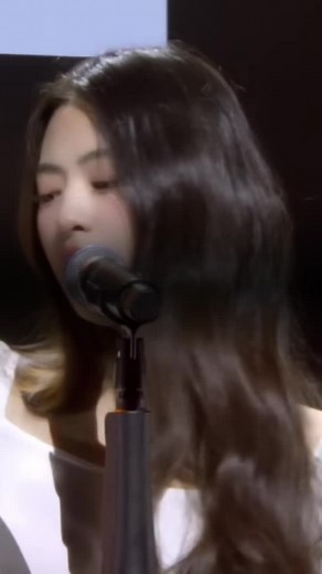 アヒョンの歌唱力が冴える「Dangerously」