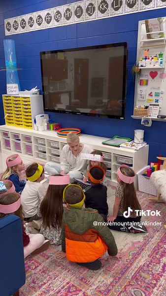 Fun Kindergarten Classroom Activity: The Headband Game
