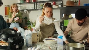 Betty Bossi Küchenblitz Saucen Omelette Rührgabel Kunststoff Transparent Rot