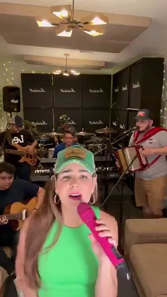 Amigos aquí les dejamos “SOY DE SAN LUIS” un rolón de los Texas Tornados 🌪️ #LauraDenisseyLosBrillantes y con unas súper acordeones las mejores Hohner Accordions 🤜🏻🤛🏻 | Laura Denisse y Los Brillantes