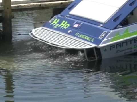 Powerboat engine start TV show poker run boat vs race boat