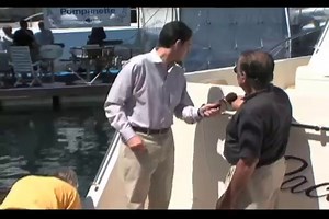 Régis fait un reportage sur un bateau
