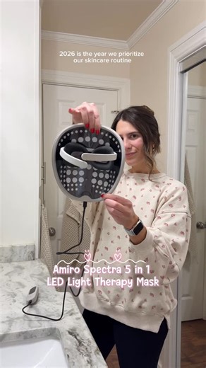 Emma Donaldson on Instagram: "Treat yourself to a new Amiro Spectra 5-in-1 Light Therapy Facial Mask ✨ @amiroglobal Use my code Emma90 to save $90 🔗 link in my bio https://us.amirobeauty.com/3ZUxfZU #Amiro #AmiroSpectra #AmiroLEDMask #redlighttherapy #acnetreament"