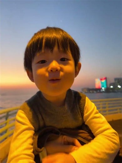 抓到一只行走的靓仔\\#小米小宝 #萌娃{"simpleText":"Sign in"}{"simpleText":"Sign in"}{"runs":[{"text":"Save"}]}Want to watch this again later?小宝Oliver{"simpleText":"Personalized"}{"simpleText":"None"}{"runs":[{"text":"Unsubscribe"}]}小宝Oliver?小宝Oliver?13:34{"content":"The Young Turks","styleRuns":[{"startIndex":15,"styleRunExtensions":{"styleRunColorMapExtension":{"colorMap":[{"key":"USER_INTERFACE_THEME_DARK","value":4289374890{"content":"167K views"}{"content":"8 hours ago"}2:47{"content":"小宝Oliver"}{"content":