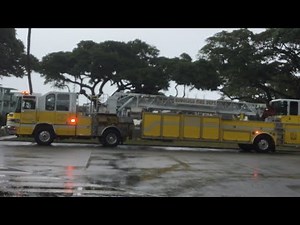 Waikiki Fire Station [Honolulu Fire Dept.] Ladder 7 Responding (Federal Q2B and wail)