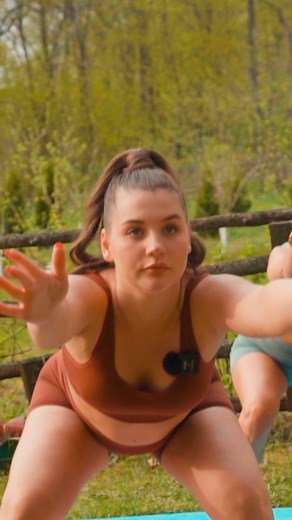 Yoga Queens | Join Anna and Marina for a stunning yoga and stretching session in nature, right by the water! 🌊🌿 Surrounded by fresh air and a peaceful... | Instagram