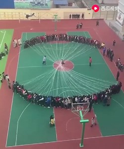 A hundred ropes swinging, one person jumping — talk about mind-blowing! 🤯💥 cr: 路影666 #student #jumping #education #china | Go Chengdu