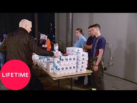 Project Runway All Stars: The Unconventional Materials Challenge (S5, E4) | Lifetime