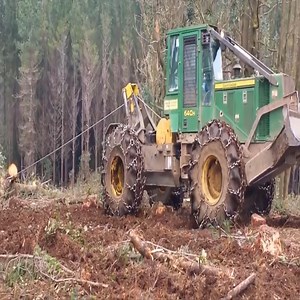 28K views · 104 reactions | Modern Wood Harvesting Equipment - Moving Heavy Equipment has a Dangerous Accident | Machine Expert | Facebook