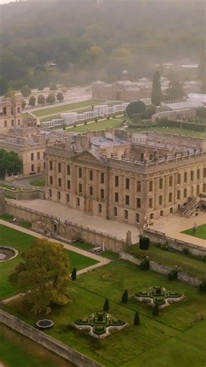11K views · 7K reactions | Chatsworth House awakening through the morning mist — silent, ethereal, and timeless. A glimpse of English grandeur as dawn breaks over Derbyshire. #aerialviews #epicviews #countryhouse #dronevideo #chatsworthhouse #derbyshire | XploreHeritage | Facebook