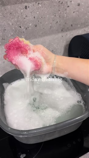 Friday cleans 🫧 #asmr #clean #foryouu #cleantok #fyp