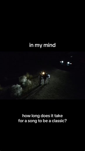 Classic House Music: Timeless Tunes for Every DJ