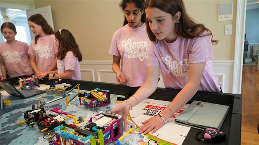Meet the Gadget Girls, an all-girl robotics team in Knoxville
