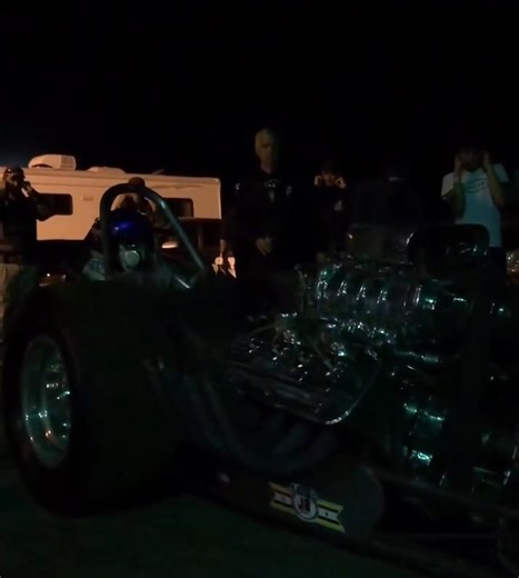 This weekend! Don’t miss the return of Cacklefest at the California Hot Rod Reunion presented by Good Vibrations Motorsports and featuring Nitro Revival Octorber 24th -26th at Famoso Dragstrip Get your Tix : nhramuseum.org Or call 800.759.8679 #nhra #nhramuseum #chrr #famosodragstrip #nitro #hemi #dragster #dragracing NHRA #bakersfield #hotrod #racing #history NHRA Motorsports Museum 🎥 by #KleetNorrisphotography | Ron Capps