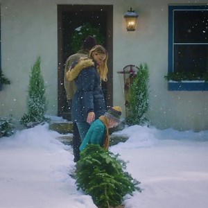 1.2K views · 3 comments | Bundle up baby! Add this 3-in-1 coat to your wish list for day 4 of 12 Days of Gifting. ❄️ | Motherhood Maternity | Facebook