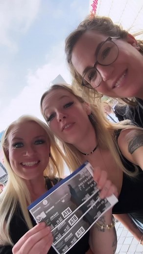 Anne Wünsche (@annewuensche)’s videos with Originalton - Anne Wünsche