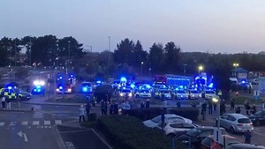 The lovely people at Royal Bournemouth Hospital sent us this video from last night. We found it incredibly moving. Did you take part? https://bit.ly/2y2o28f | Bournemouth Daily Echo