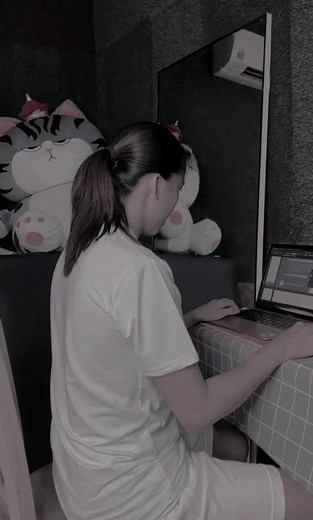 Em không yêu bằng lời nói. Em yêu bằng thời gian. Nửa phần đời còn lại, đành mong anh dịu dàng. 🤭 #gei #bachhop #lgbt🌈 #girllove #báchhợp_lgbt_gei🌈 #lgbt🌈🌈🔥🔥🔥🔥 #lgbt🏳️‍🌈 #báchhợp #couplegei #lgbt🏳️‍🌈lesbian