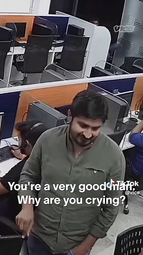 Hacker Infiltrates Scam Call Center | Jim Browning vs. Scammer