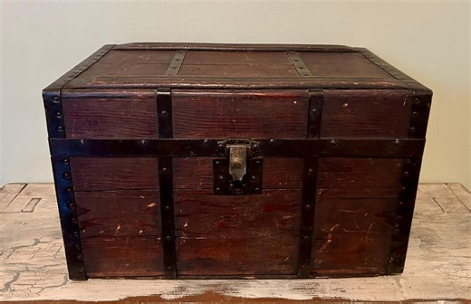 Primitive Chest, Storage Chest, Farmhouse Decor, Storage Trunk, Vintage Wood Trunk, Vintage Trunk, Linen Chest, Rustic Decor, Small Trunk - Etsy