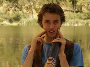 Side playing vs Front playing - Didgeridoo Lesson