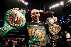 Keith Thurman Gets Split Decision Over Danny Garcia To Unify