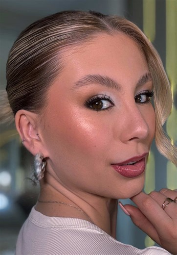 Tutorial de Maquiagem Branca com Brilhos e Produtos Acessíveis