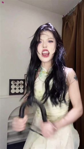 This is mechanical dance, right?#fypシ゚viral #fouryoupage #dance #abstraction #fuuny