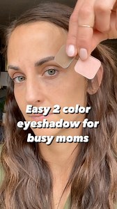 ✨Another easy eyeshadow tutorial using just two colors. #easyeyeshadow #eyeshadowtutorial #easymakeup | Kelly Nordfelt