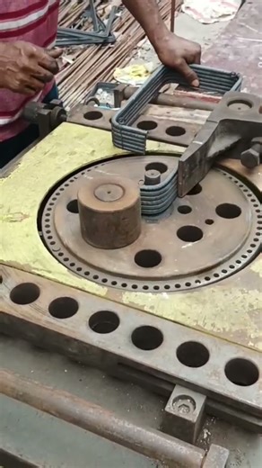 column stirrups bending work🏗 // #sitework #civilengeering #constructionsite #building