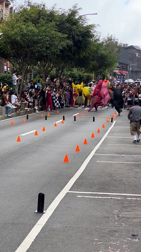 SPONGEBOB vs T-REX vs KAONASHI 📍Session Road, Baguio City #SessionRoad #baguiocity | Abrenian Adventurer