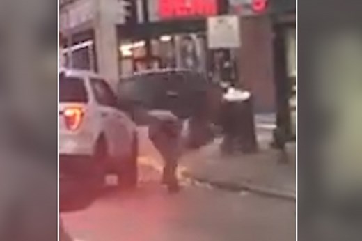 Chicago cop body-slams spitting-mad suspect