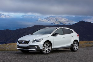 Volvo Introduces Powerful and Efficient New Engines for V40 D4 and T5 Models