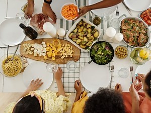 11 Easy And Tasty Potluck Food Ideas To Bring To A Party