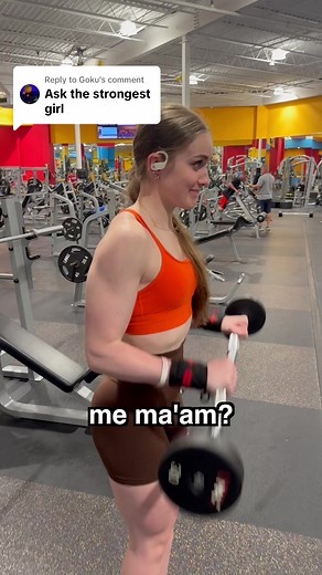 Replying to @Goku She looks really strong! 💪🏾 But can she beat the challenge? #fyp #musclemax #foryoupage #challenge #gymgirl