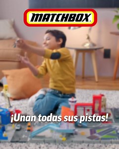 Crea junto a tu pequeño su propio mundo Matchbox y diviértanse en una nueva aventura llena de adrenalina. 🍦🚓✈️ | Mattel