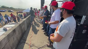 22K views · 14 shares | Momento de la rifa de un Honda EG en el #HondaFestGT  Habían 10 sobres y uno contenía el premio, momentos de extrema emoción... ¡Muchas felicidades al ganador! Cobertura gracias a #ACMotorsports #WF #KoreanAutoParts y #DLC | Todo Motor | Facebook