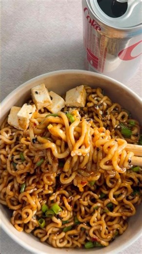 Quick Gochujang Noodles Recipe | Easy 10 Minute Veg Noodles #foodshorts